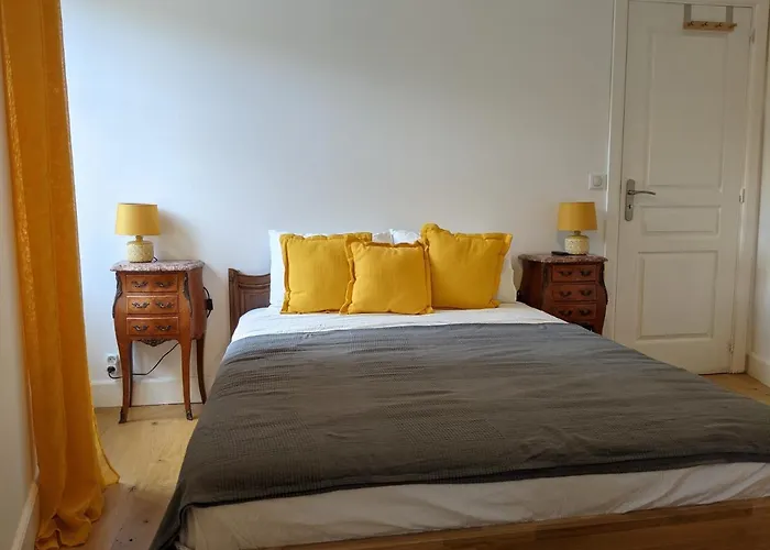 Rue Des Fleurs Puycelsi * Puycelci